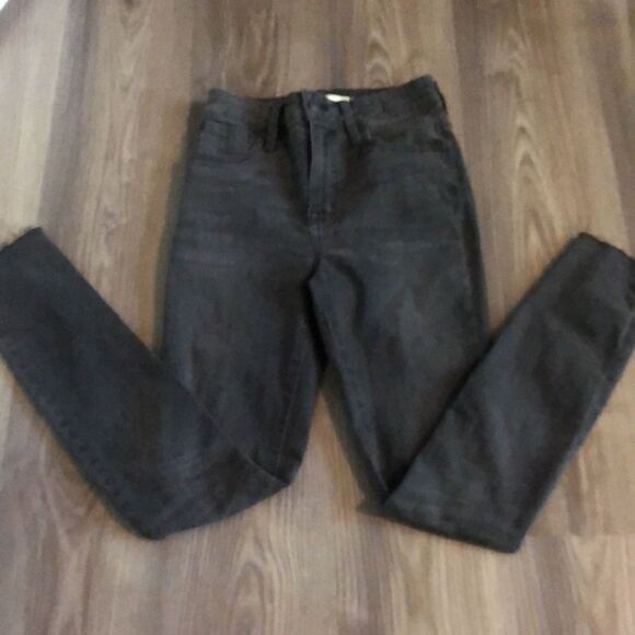 MADEWELL CURVY HIGH RISE SKINNY JEAN IN BLACK SEA- FADED GRAY WASH SIZE 24 - Picture 3 of 10